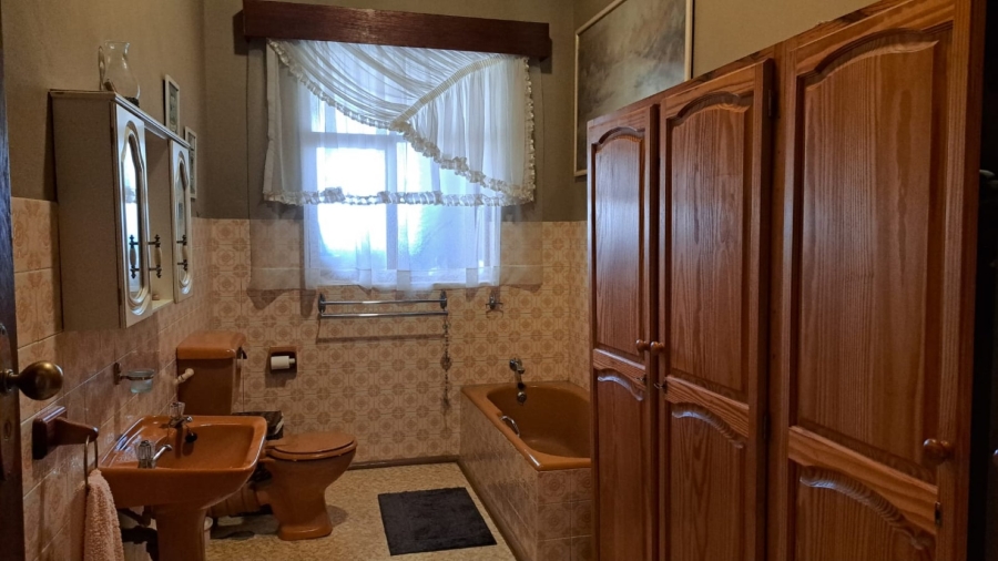 4 Bedroom Property for Sale in Caledon Western Cape